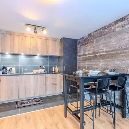 Studio-cabine Renove En Centre, 200m Des Pistes, Pour 4 Personnes - - Fr-1-754-49